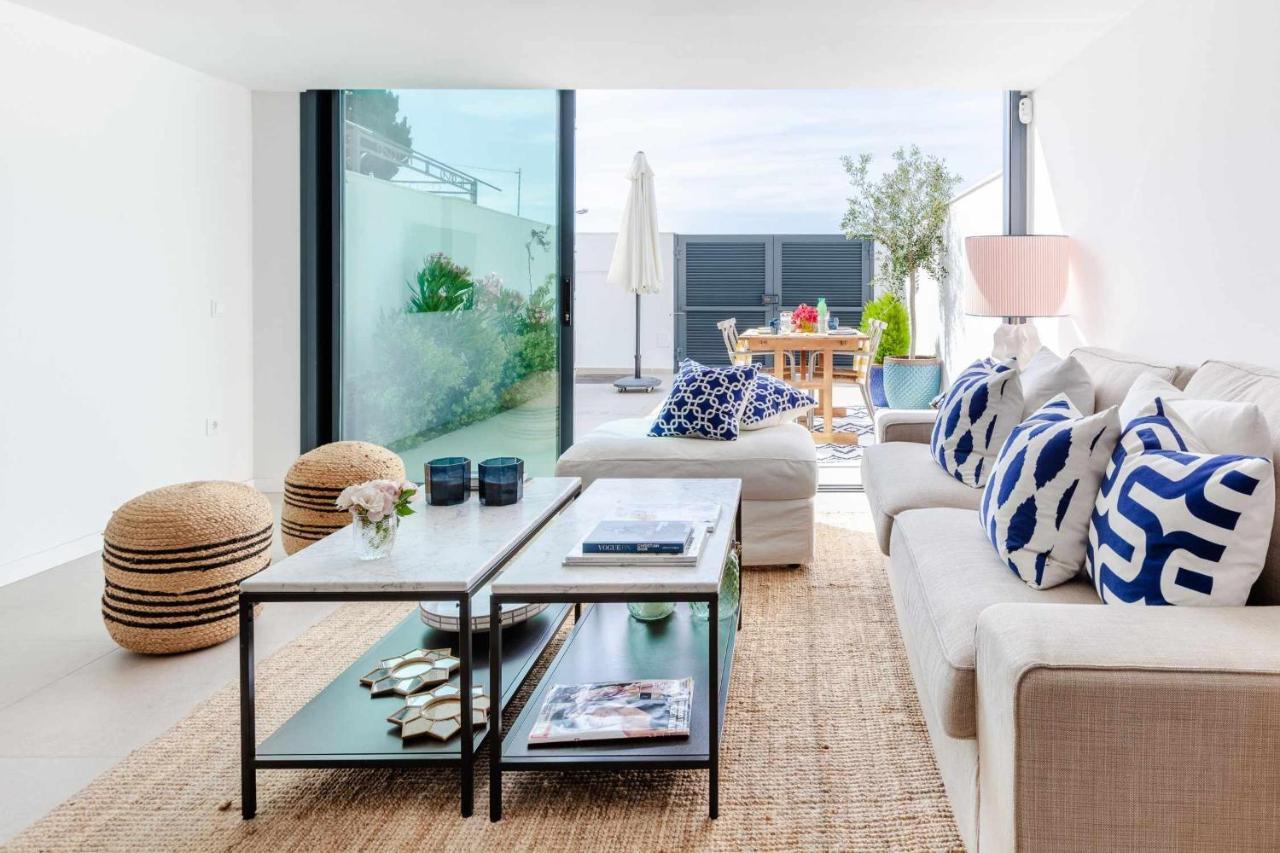 Rincon Del Mar Watch Waves Roll In From The Lavenderfringed Balcony Villa Rincon de la Victoria Exterior photo
